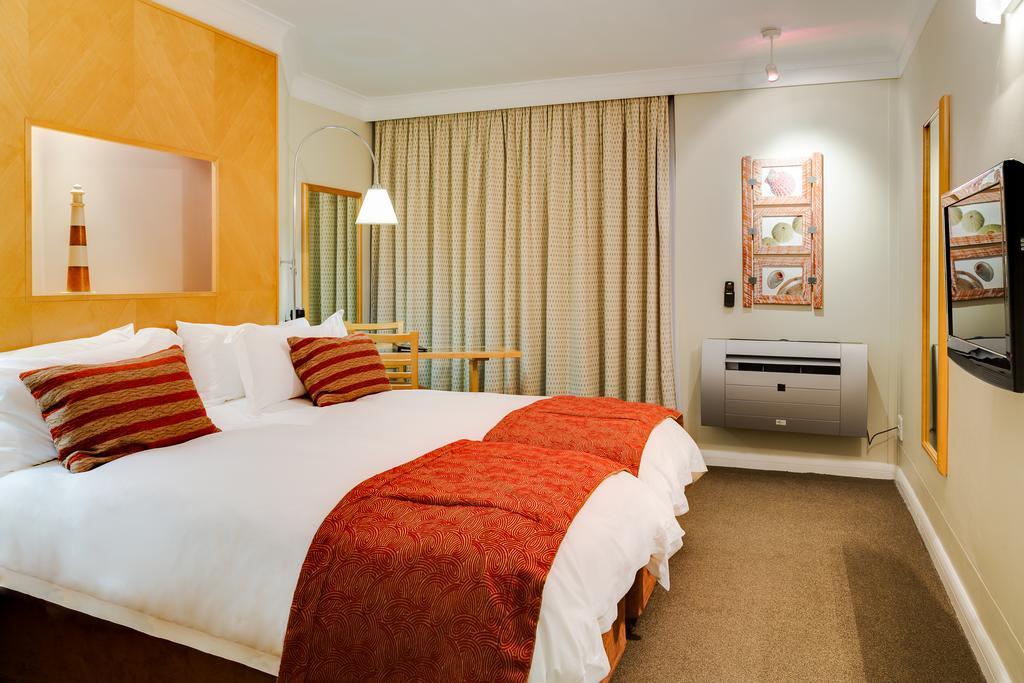 Protea By Marriott Quays 4*
